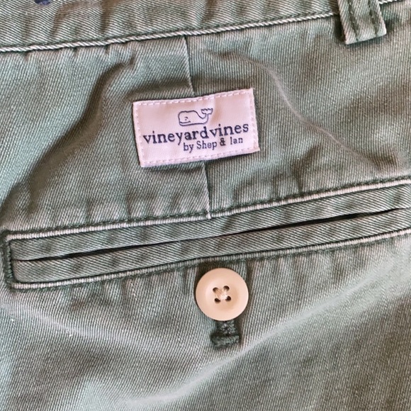 Vineyard Vines Green flat front boys shorts - Picture 3 of 4